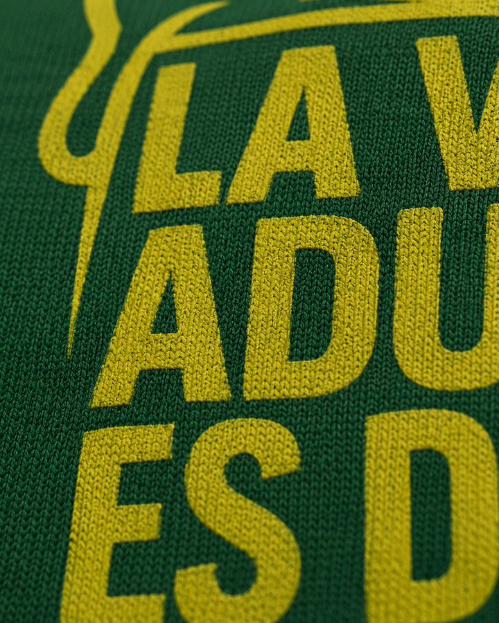 comprar-Camiseta La vida adulta es dura, pero la cerveza ayuda-wondernastic
