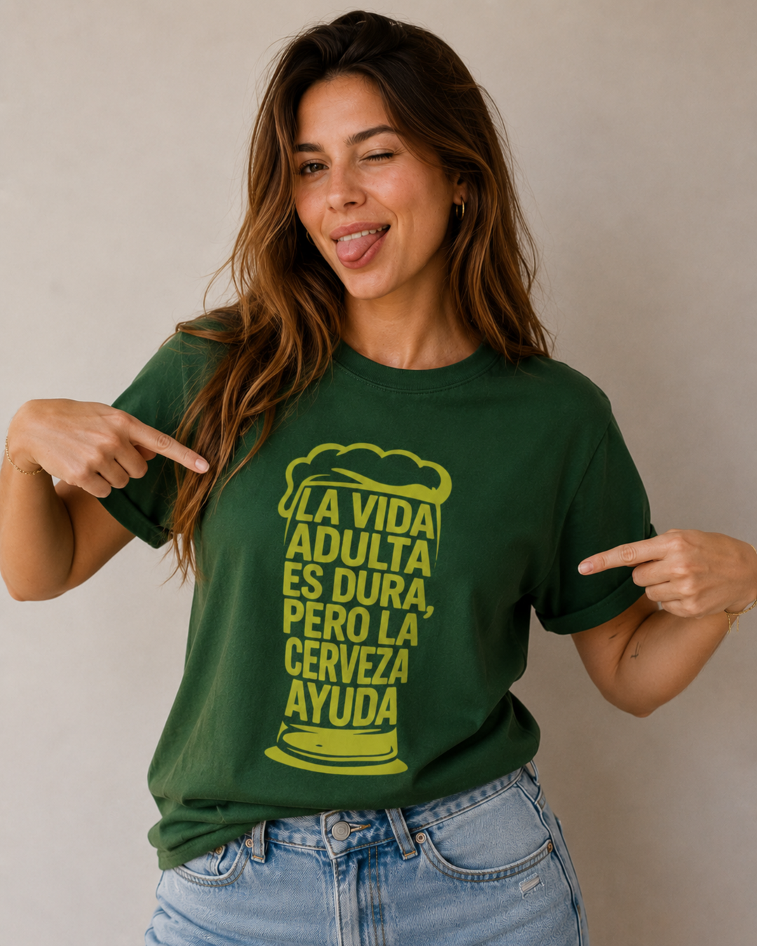 comprar-Camiseta La vida adulta es dura, pero la cerveza ayuda-wondernastic