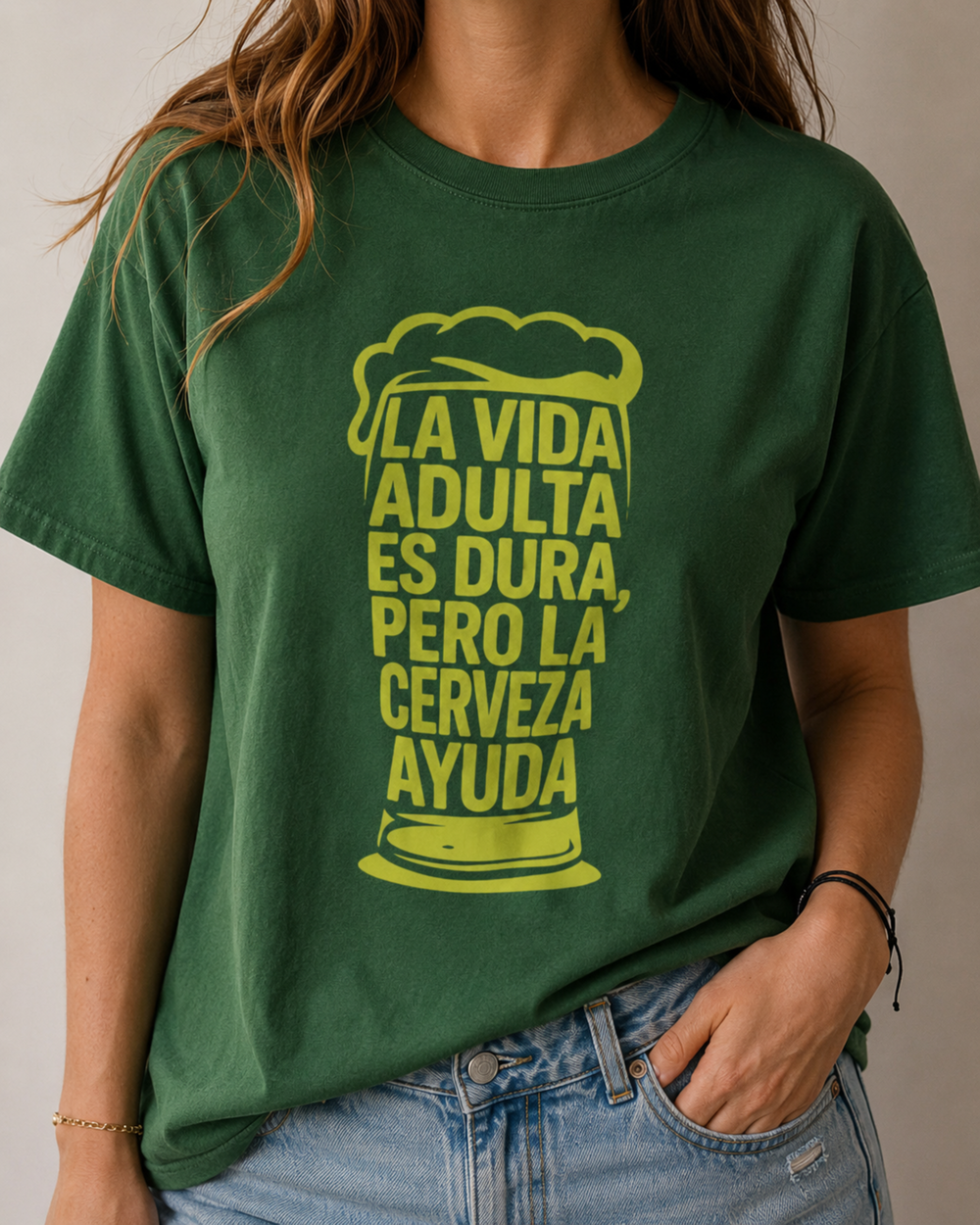 comprar-Camiseta La vida adulta es dura, pero la cerveza ayuda-wondernastic