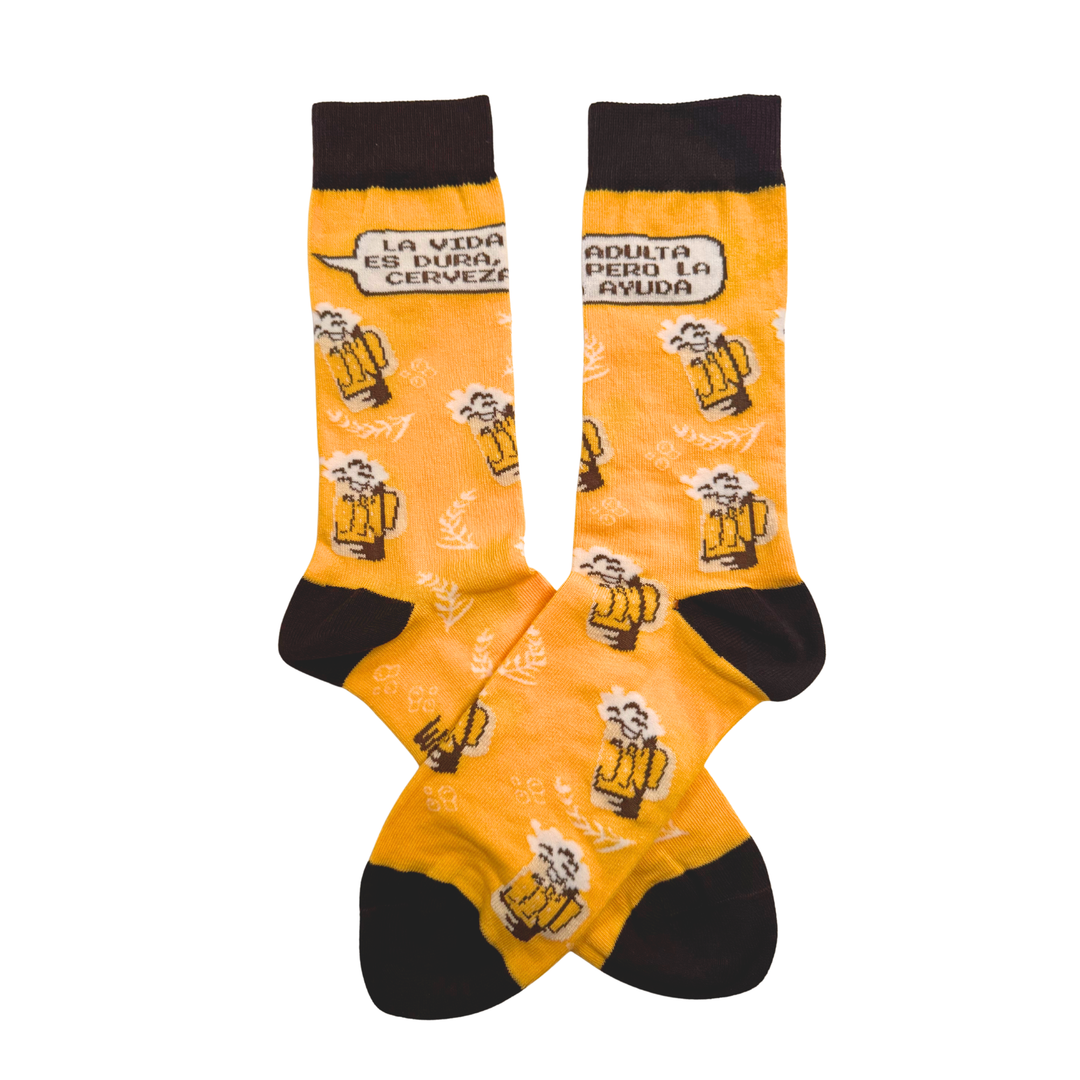 comprar-Calcetines La vida adulta es dura, pero la cerveza ayuda-wondernastic